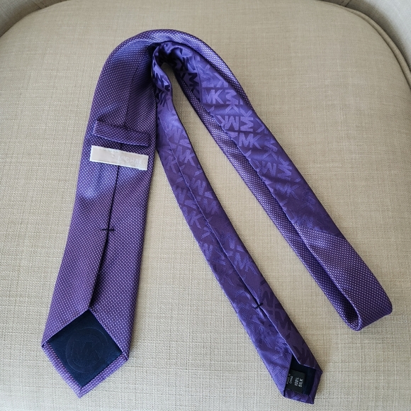 Michael Kors Mens Purple 100% Silk Tie - Picture 4 of 6
